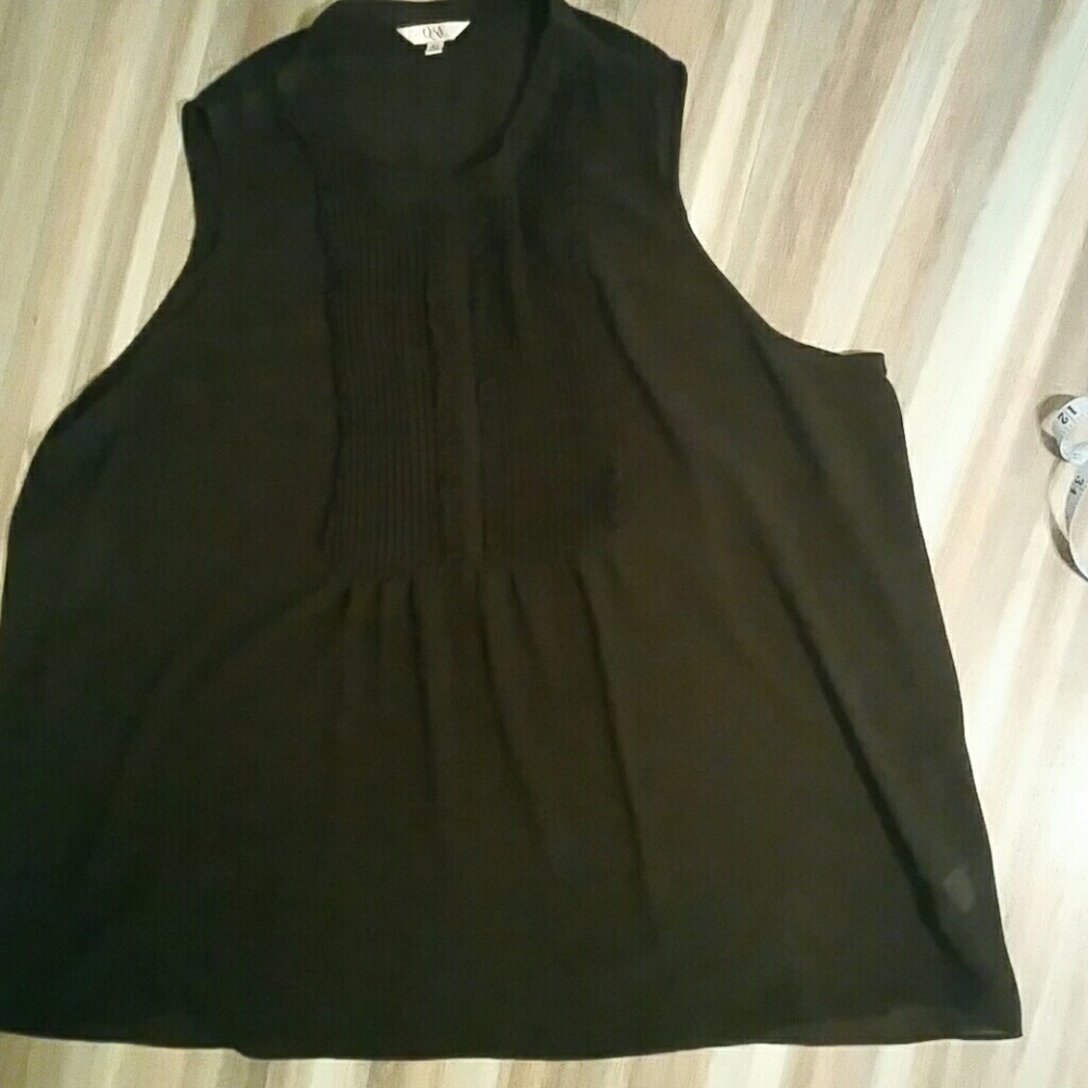 Sleeveless sheer tank/shell